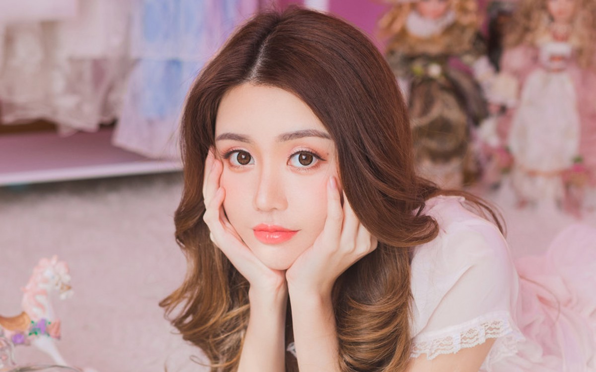 粉色美女人图片壁纸17