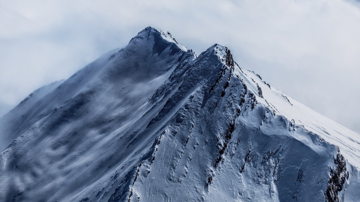 华为雪山壁纸图片