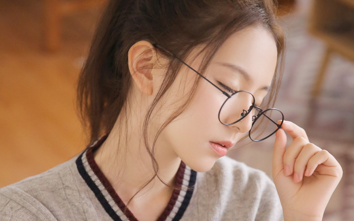 清纯性感动人的小美女图片-美女壁纸-高清美女图片-第9图-娟娟壁纸