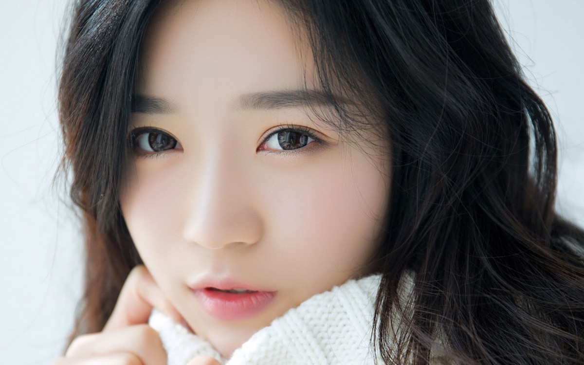 白嫩美女头像图片壁纸(4/9)