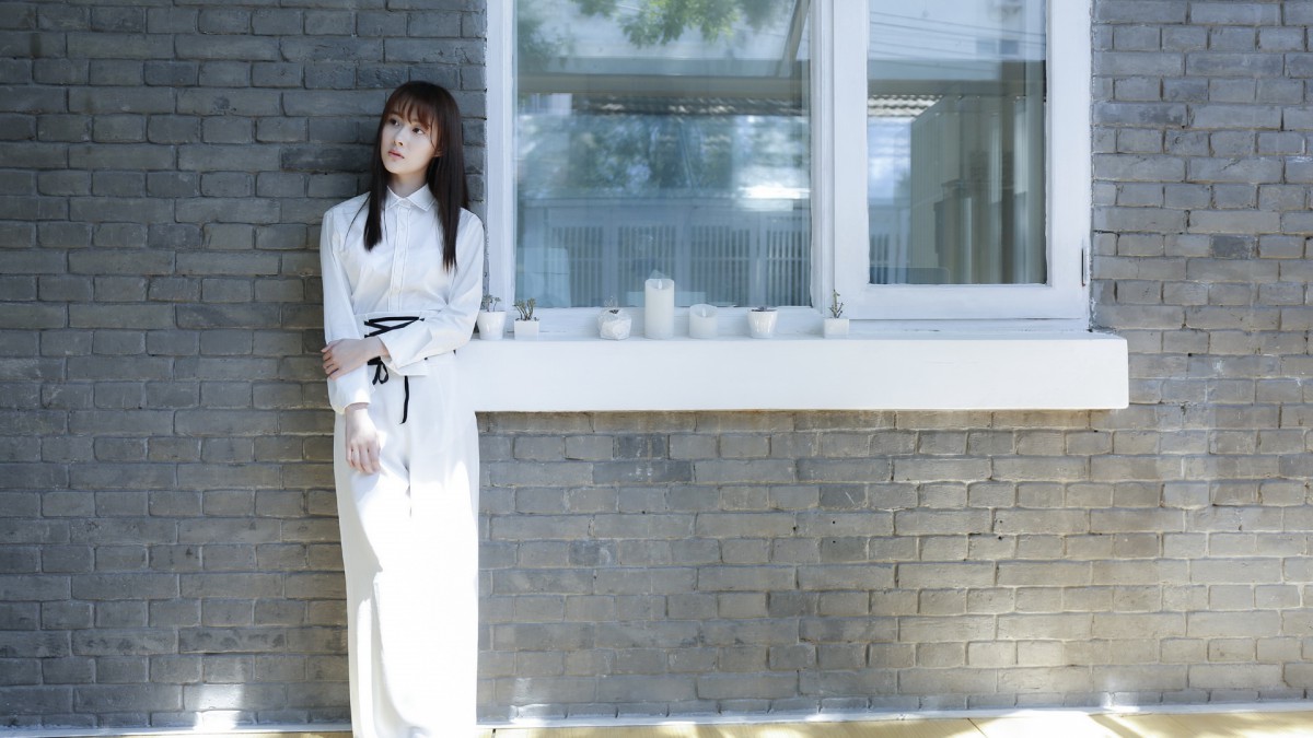 美女曹曦月桌面壁纸-美女壁纸-高清美女图片-第4图-娟娟壁纸