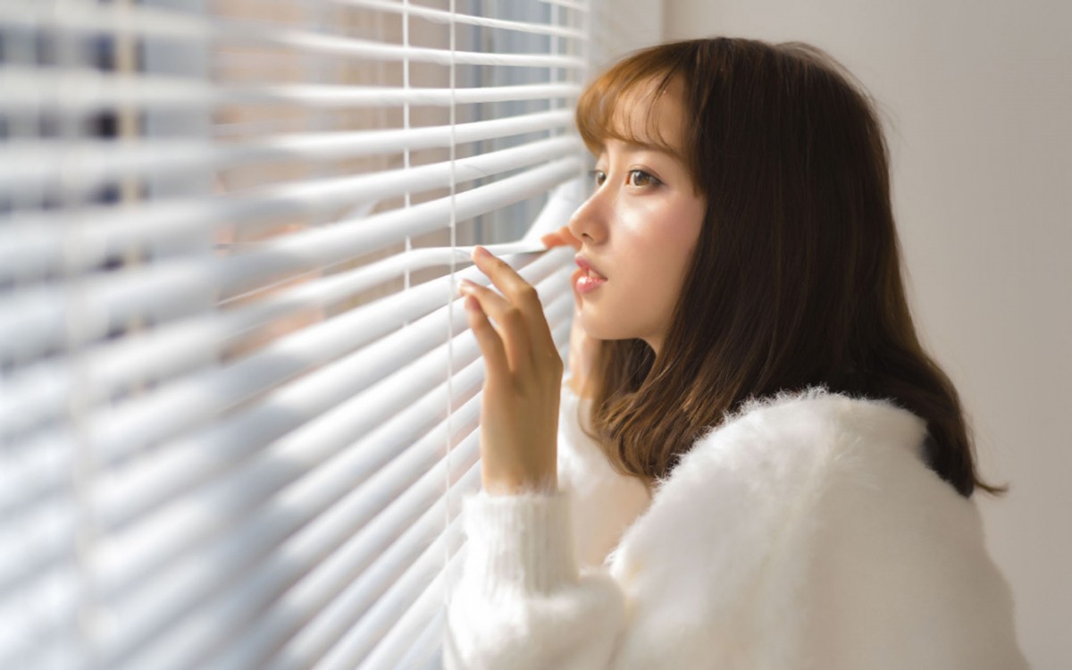 长发公主型美女生活照图片-美女壁纸-高清美女图片-第8图-娟娟壁纸