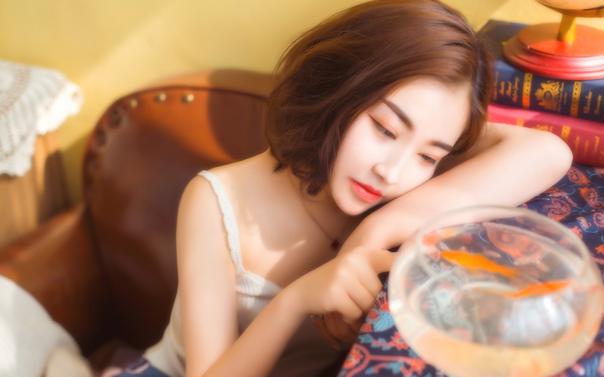 朦胧性感美女图片壁纸15