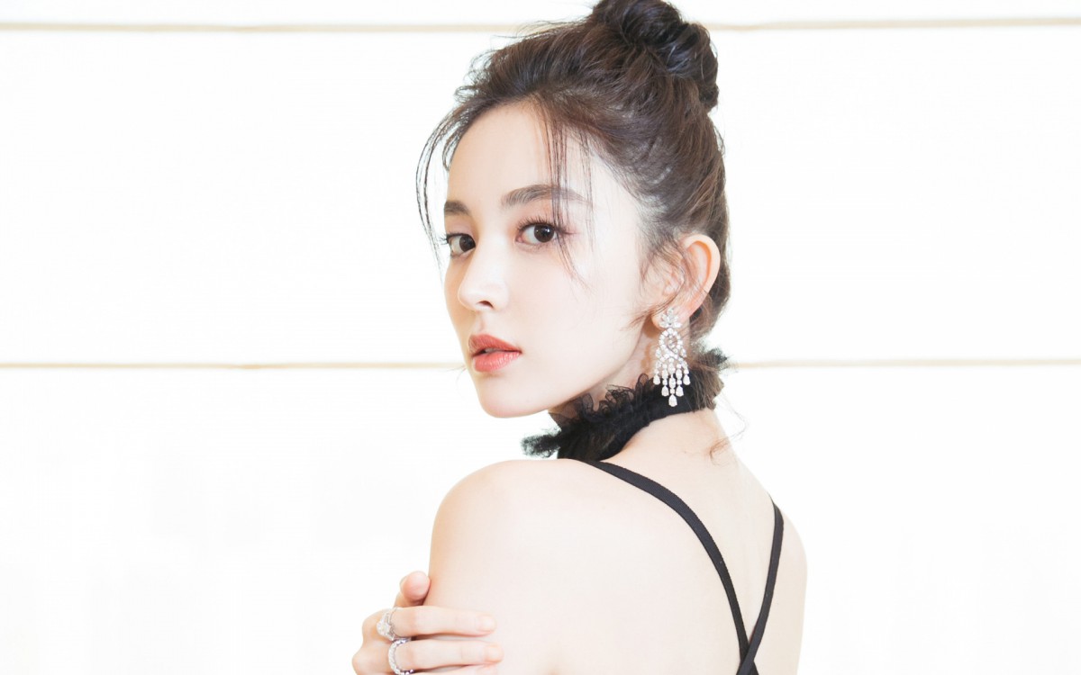 古力娜扎性感露背礼服图片壁纸210