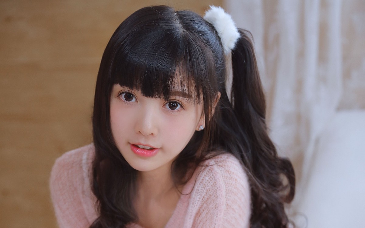 粉嫩清纯美女图片壁纸(4/6)