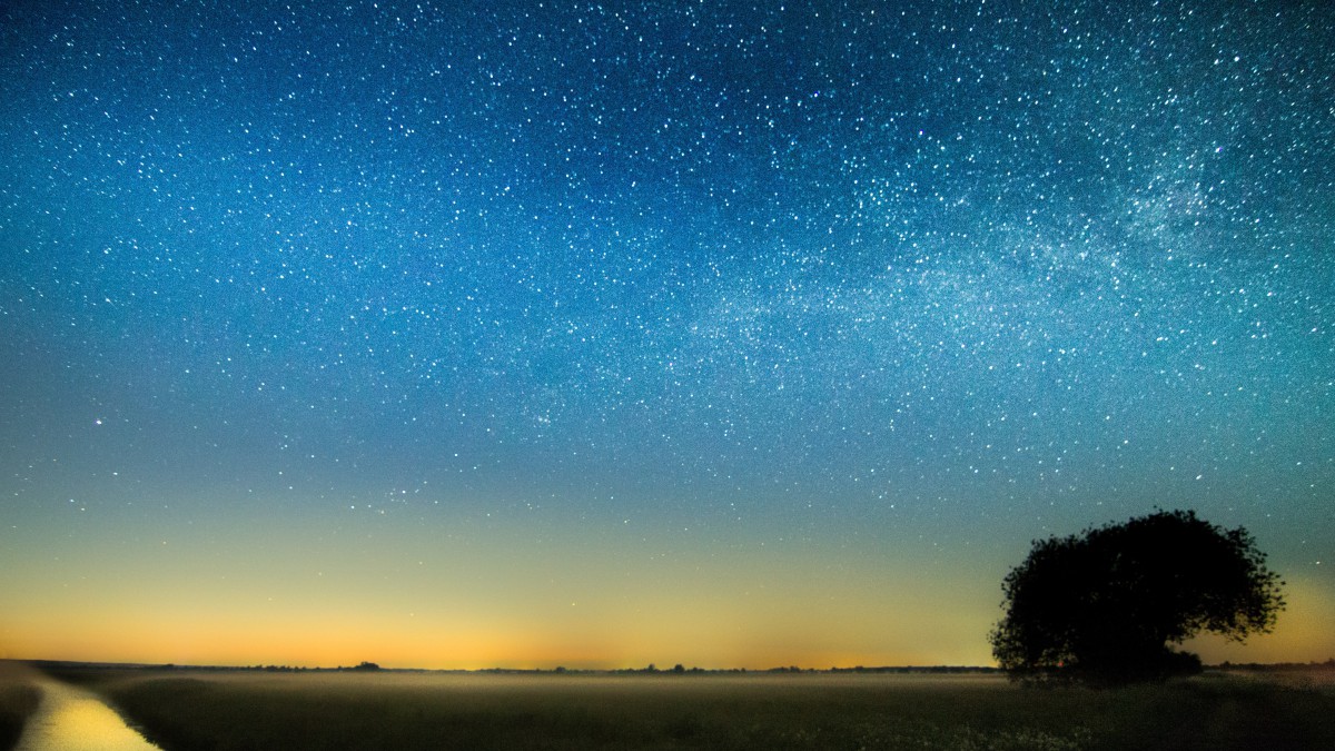 繁星點點的星空圖片-風景壁紙-高清風景圖片-第3圖-娟娟壁紙