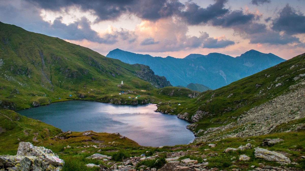 風景怡人的湖泊山水圖片-風景壁紙-高清風景圖片-第12圖-娟娟壁紙