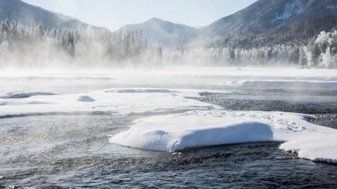 雪山雪景冬季喀納斯湖雪景圖片生活照片冬季冰雪漢服美女圖片雪山雪景