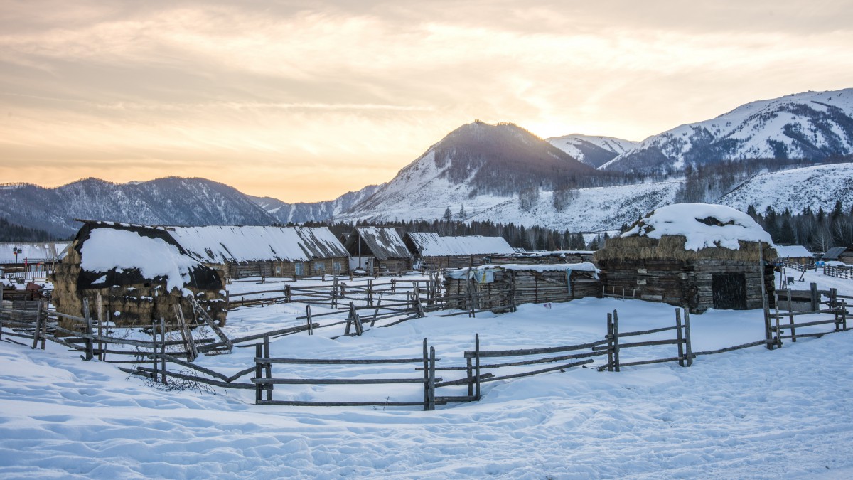 新疆禾木冬季雪景图片-风景壁纸-高清风景图片-第6图-娟娟壁纸