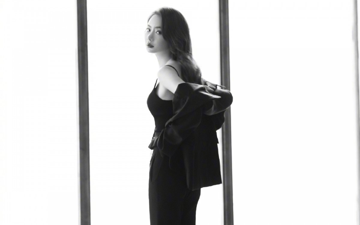 戚薇个性写真图片壁纸(7/7)