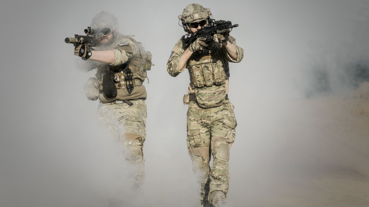 勇敢的士兵图片-人物壁纸-高清人物图片-第4图-娟娟壁纸