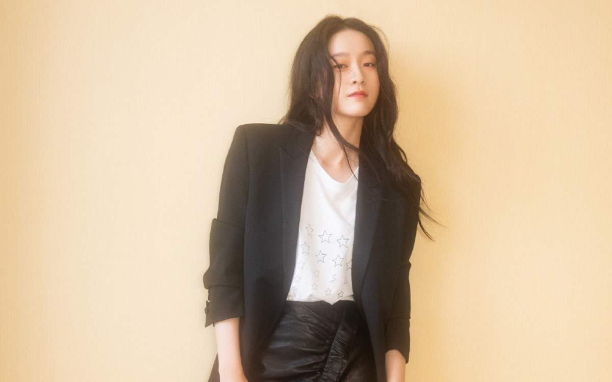 张雪迎西装写真图片壁纸48