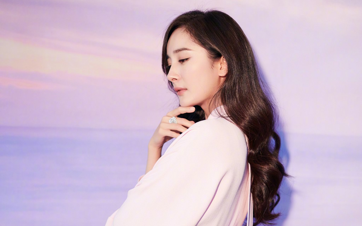 杨幂高清淑女写真图片-美女壁纸-高清美女图片-第2图-娟娟壁纸