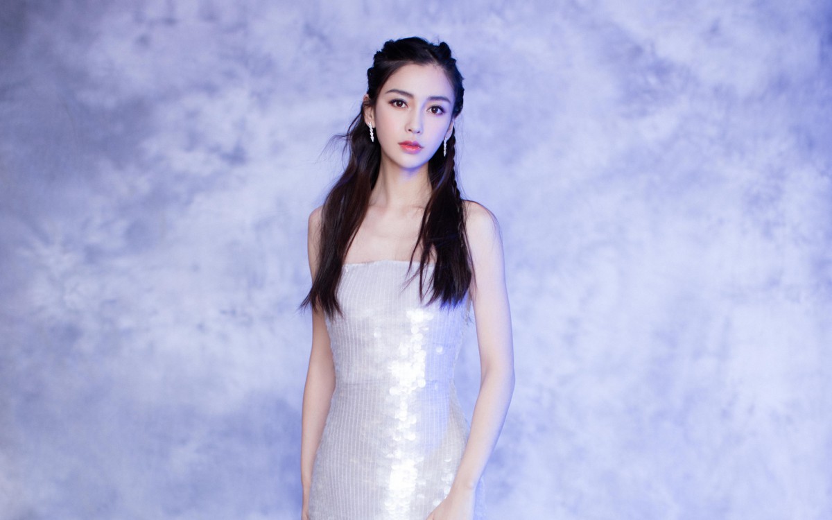 angelababy性感抹胸裙图片-美女壁纸-高清美女图片-娟娟壁纸