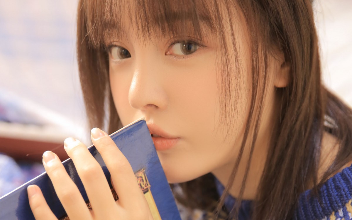 毛衣美女头像图片壁纸-美女壁纸-高清美女图片-第3图-娟娟壁纸