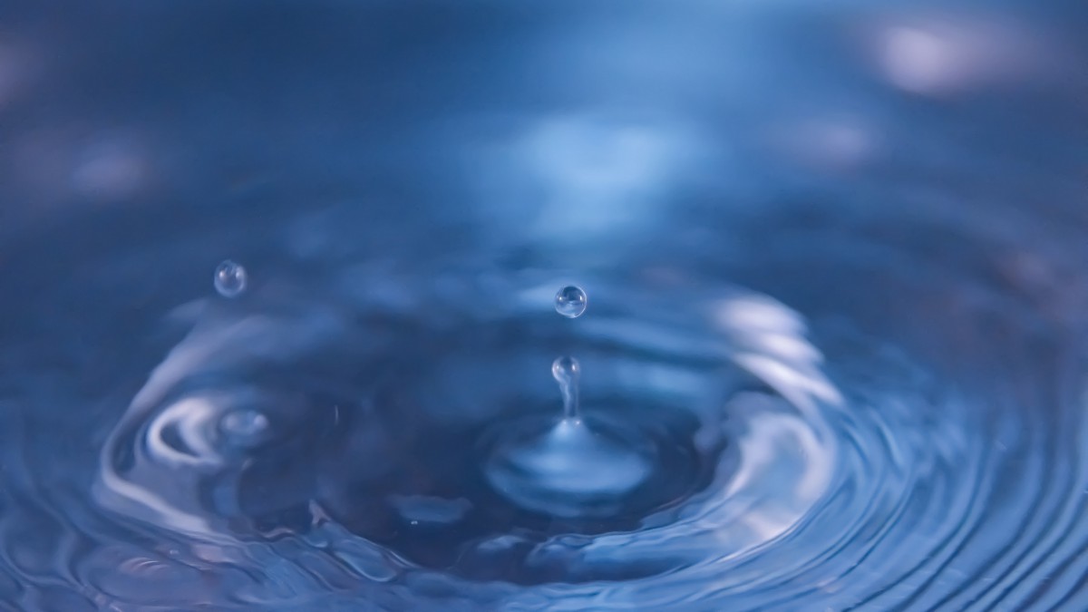 水滴入水中起的涟漪图片11