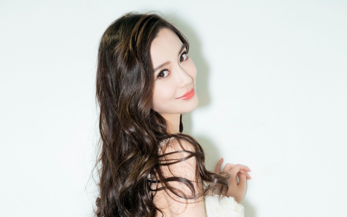 angelababy性感吊带白裙-美女壁纸-高清美女图片-第9图-娟娟壁纸