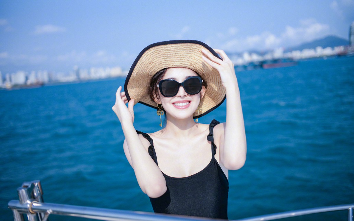 古力娜扎海上游艇性感图片78