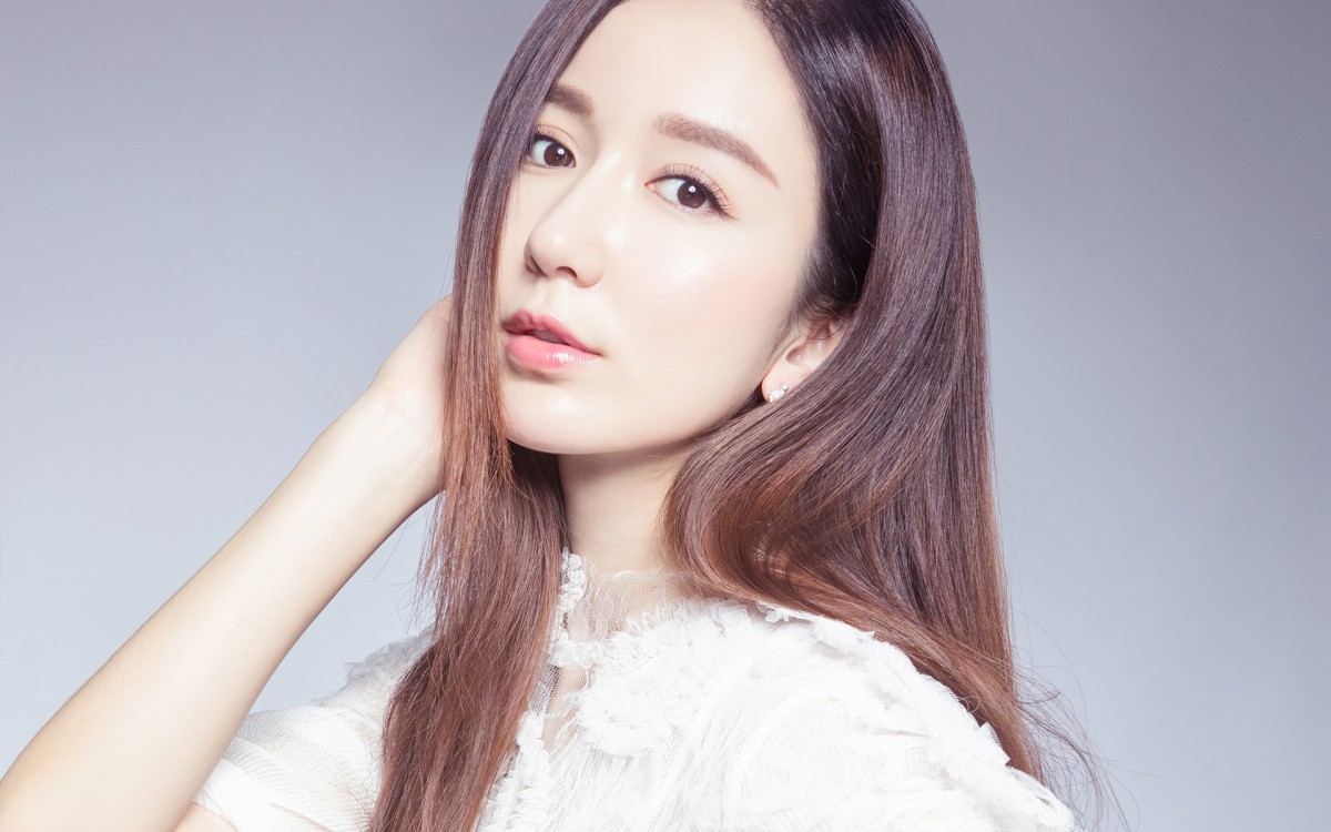 娄艺潇清新桌面壁纸-美女壁纸-高清美女图片-第6图-娟娟壁纸