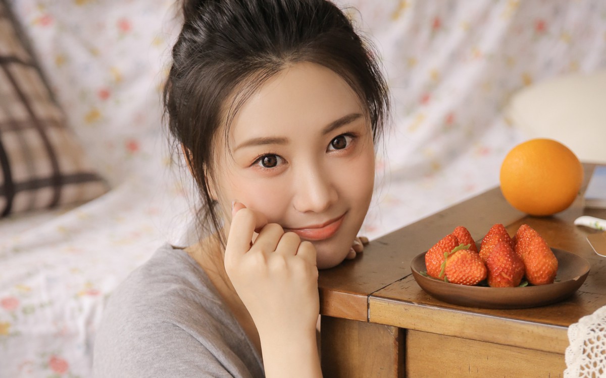 妩媚美女图片壁纸-美女壁纸-高清美女图片-第3图-娟娟壁纸