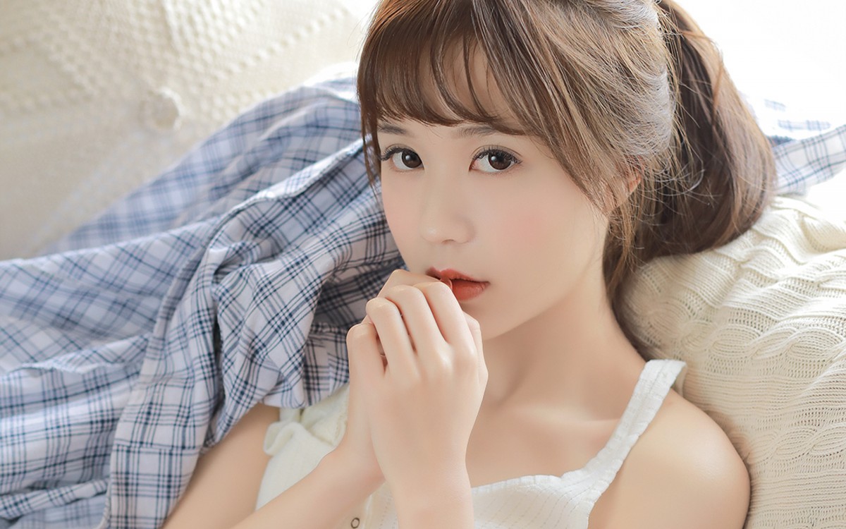 高颜值水嫩美女图片壁纸48