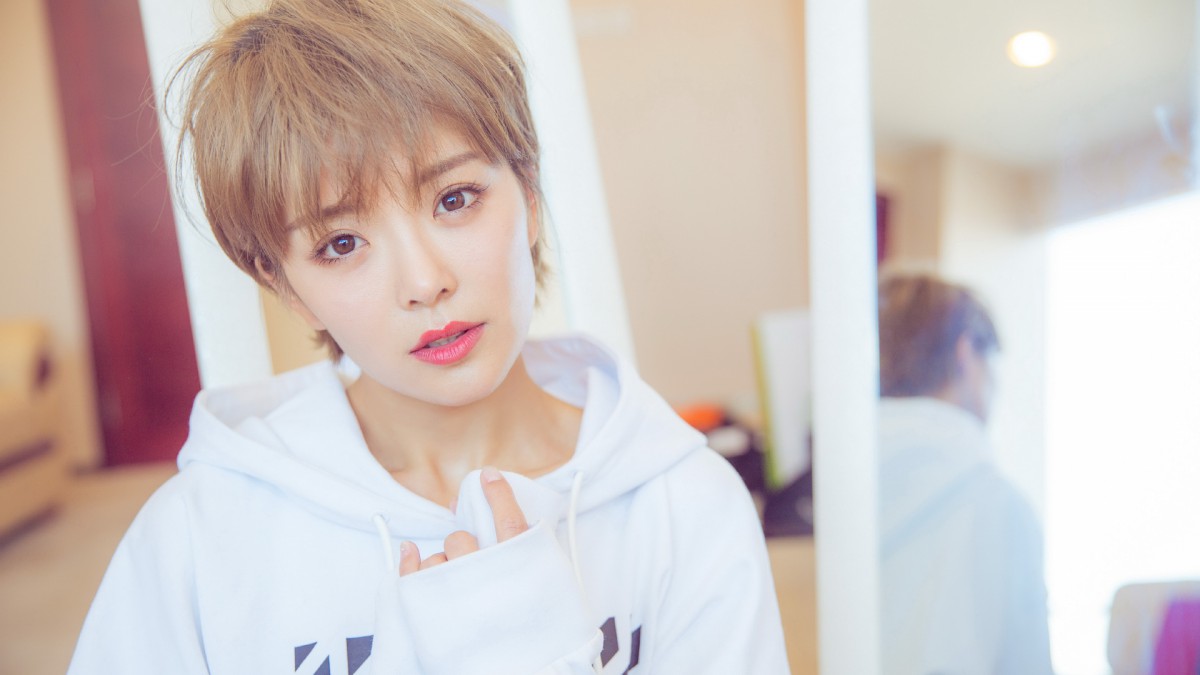 种丹妮图片大全-美女壁纸-高清美女图片-第17图-娟娟壁纸