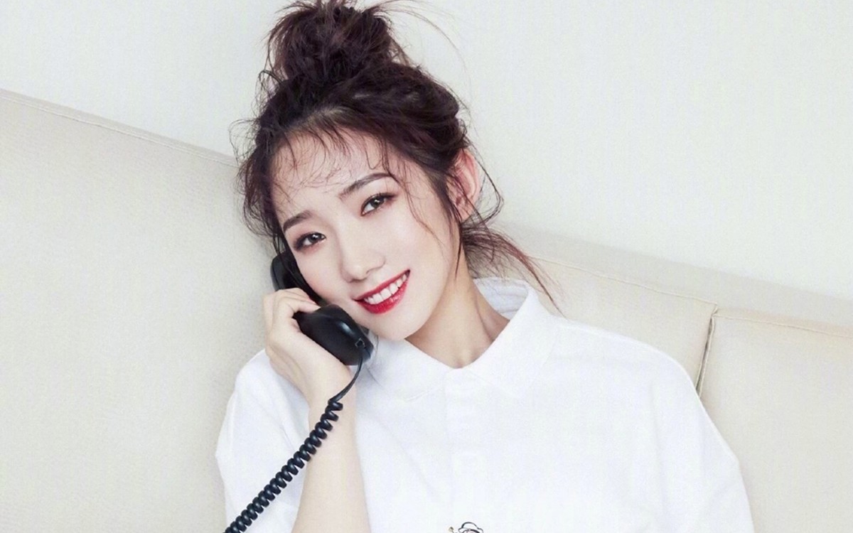 孟美岐图片,分享一组女星模特图片给大家,图中的桌面壁纸壁纸会