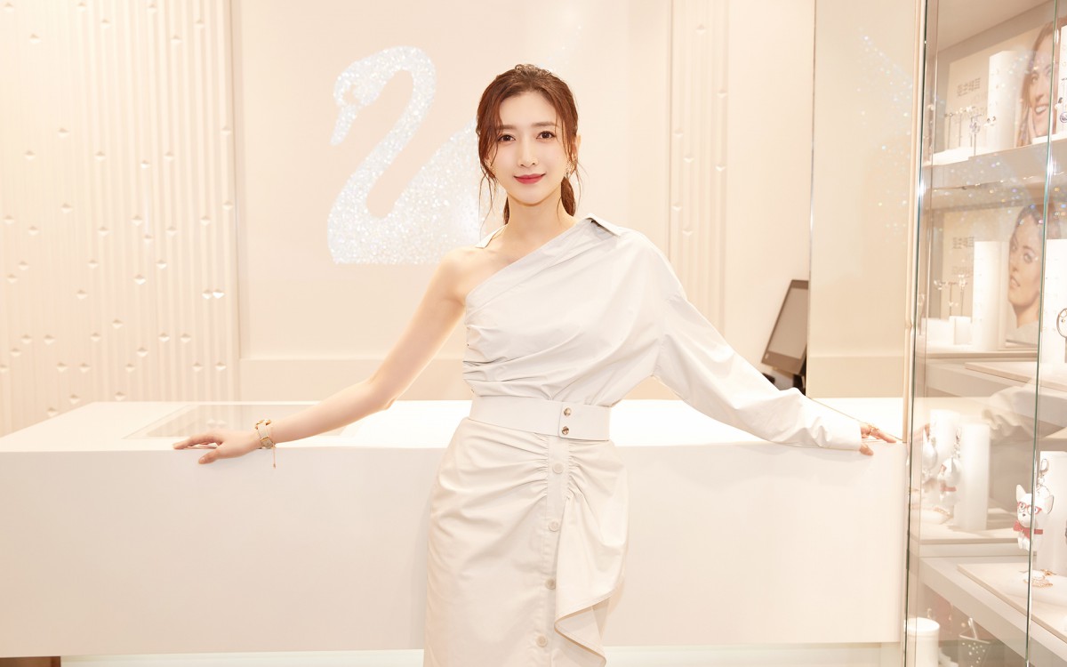 原图你的电脑分辨率(1600x1600)→生成壁纸显示:√欣赏模式全屏模式