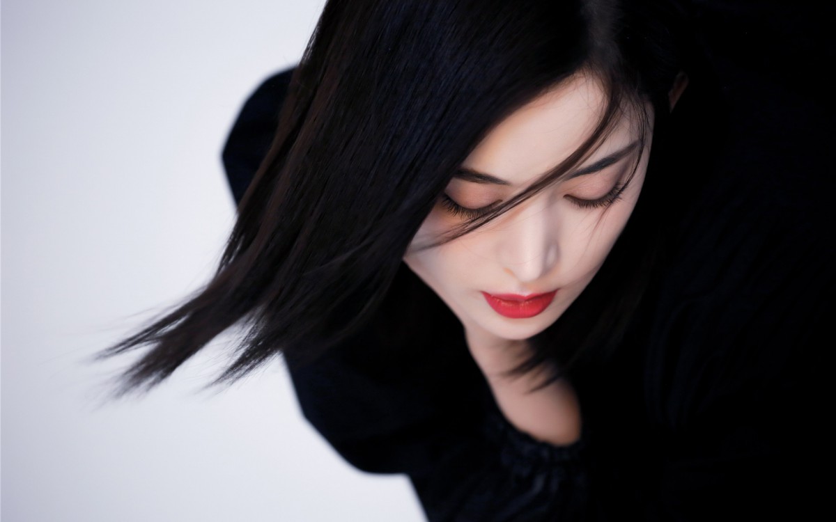 黑衣美女古力娜扎壁纸(4/9)