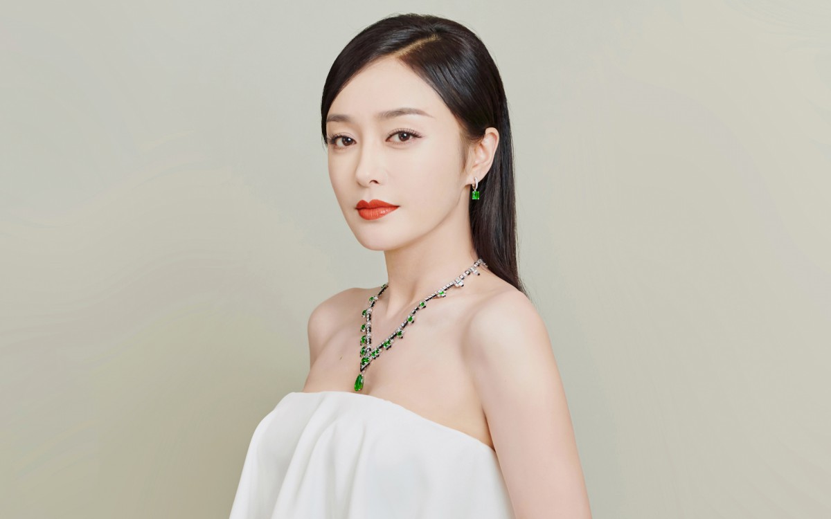 秦岚裹胸性感礼服图片-美女壁纸-高清美女图片-第3图-娟娟壁纸