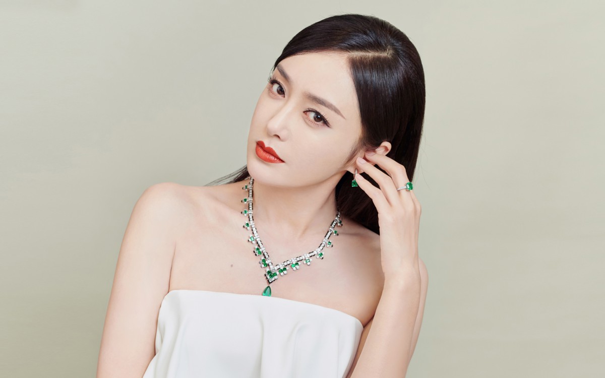 秦岚裹胸性感礼服图片-美女壁纸-高清美女图片-第5图-娟娟壁纸