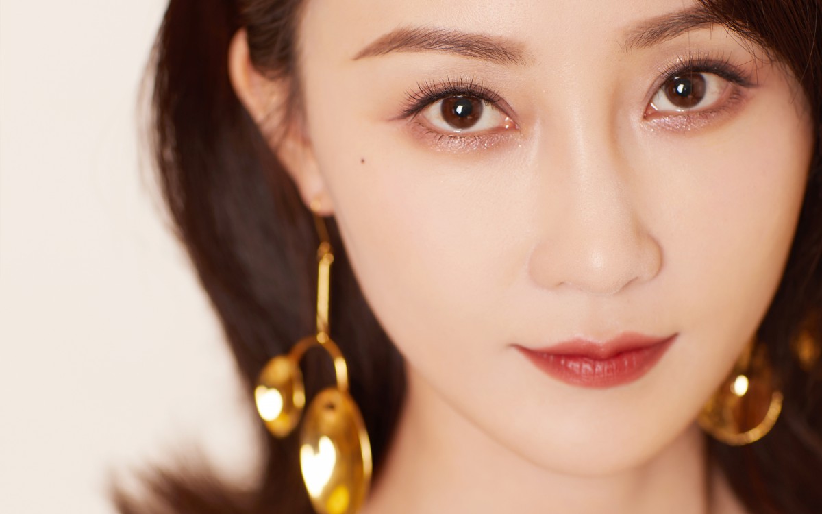 林鹏性感礼服写真图片-美女壁纸-高清美女图片-第2图-娟娟壁纸