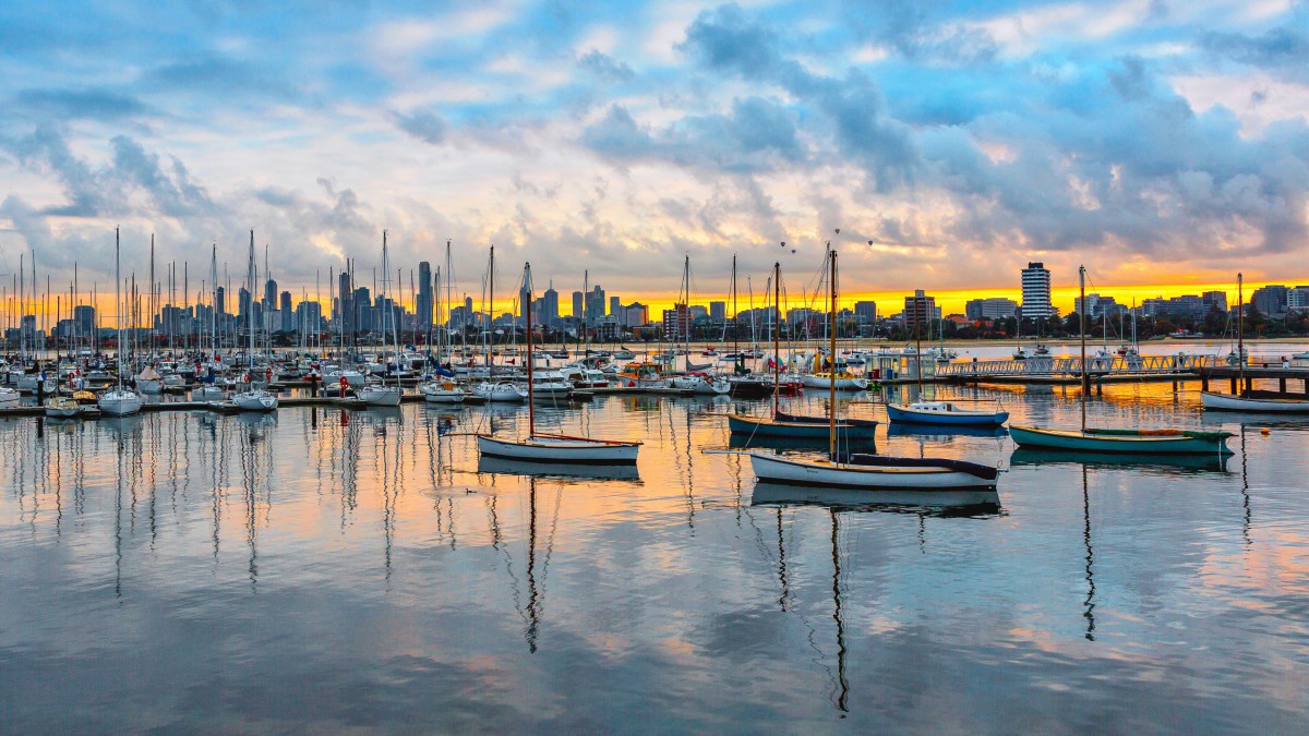 停泊游船的港口图片-风景壁纸-高清风景图片-第8图-娟娟壁纸