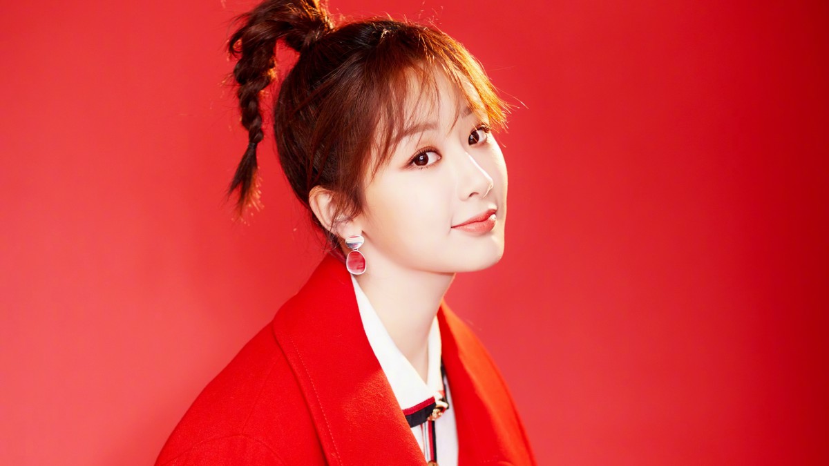 杨紫头像图片,分享一组女星模特图片给大家,图中的桌面壁纸壁纸