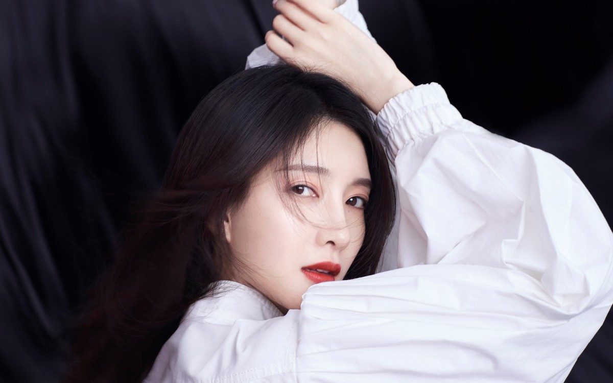 江疏影优雅迷人写真壁纸