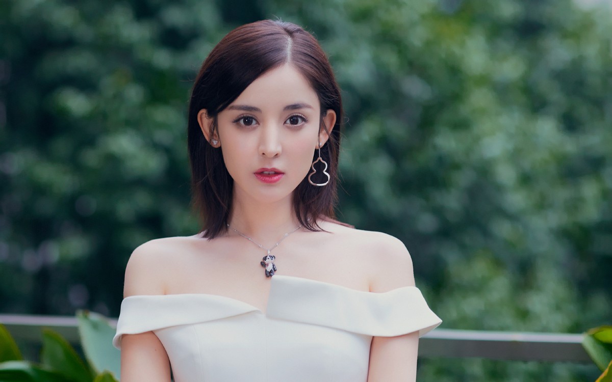 古力娜扎貌美如花图片-美女壁纸-高清美女图片-娟娟壁纸