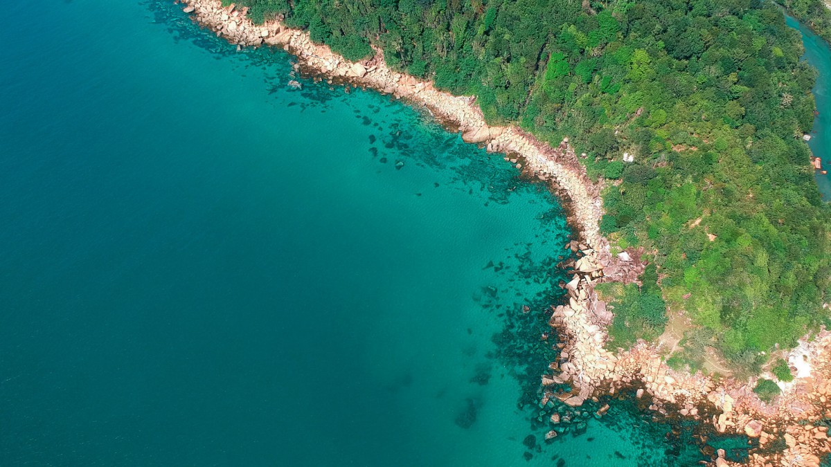 唯美航拍岛屿海岸图片-风景壁纸-高清风景图片-第9图-娟娟壁纸