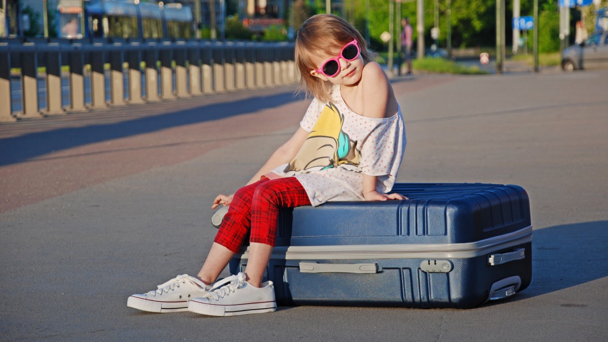 小女孩图片-人物壁纸-高清人物图片-第2图-娟娟壁纸