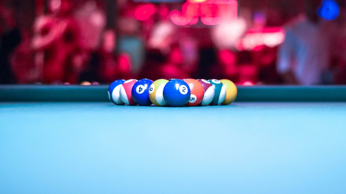 台球桌上的台球图片-静物壁纸-高清静物图片-第9图-娟娟壁纸