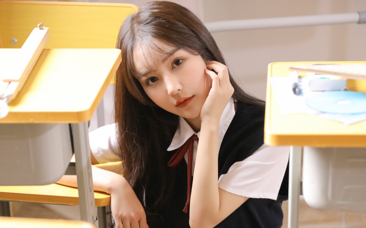 清纯甜美学生妹图片-美女壁纸-高清美女图片-第5图-娟娟壁纸