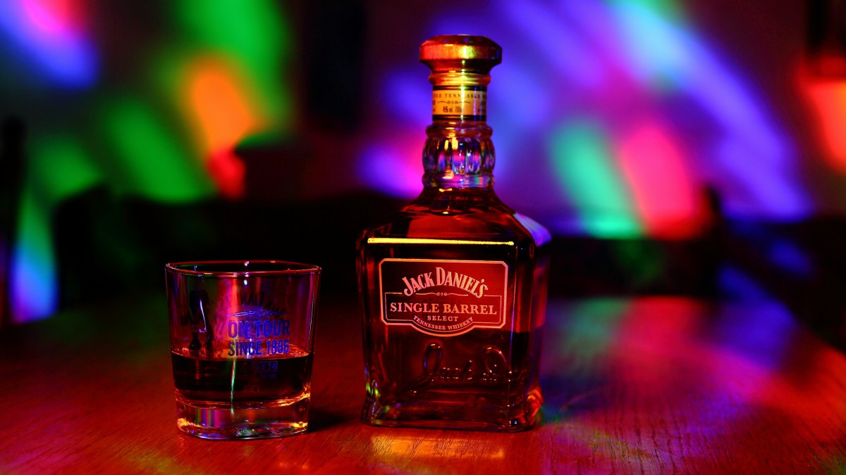 威士忌酒图片-美食壁纸-高清美食图片-第6图-娟娟壁纸