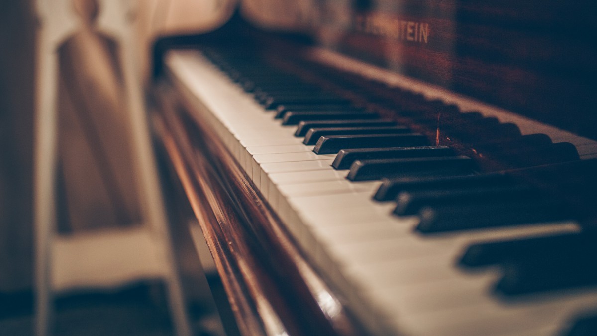 钢琴琴键图片-静物壁纸-高清静物图片-娟娟壁纸