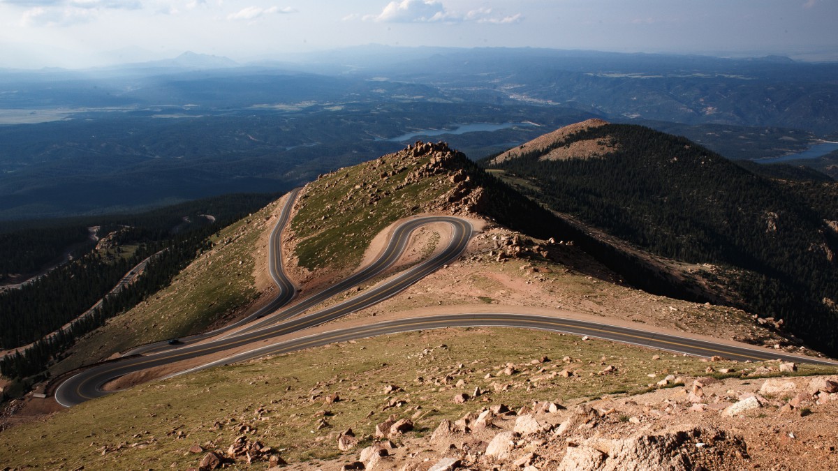 蜿蜒的山区公路图片(4/11)