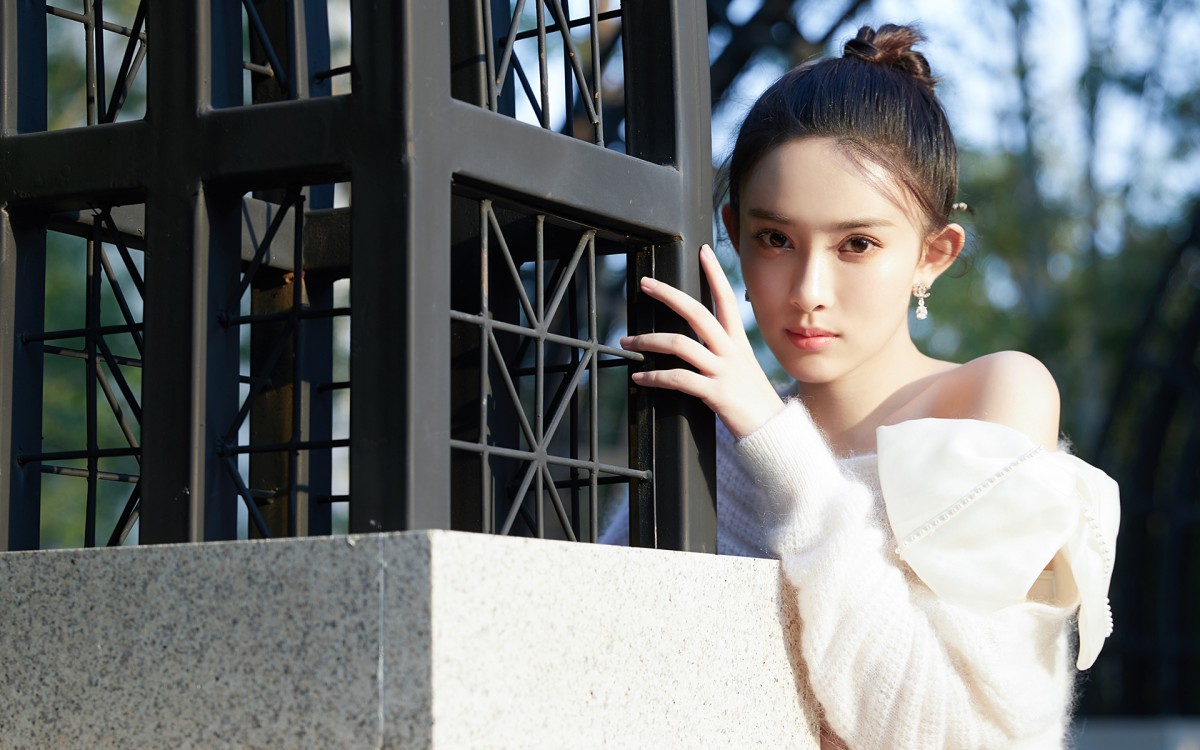 性感露肩美女孟子义图片-美女壁纸-高清美女图片-第5图-娟娟壁纸