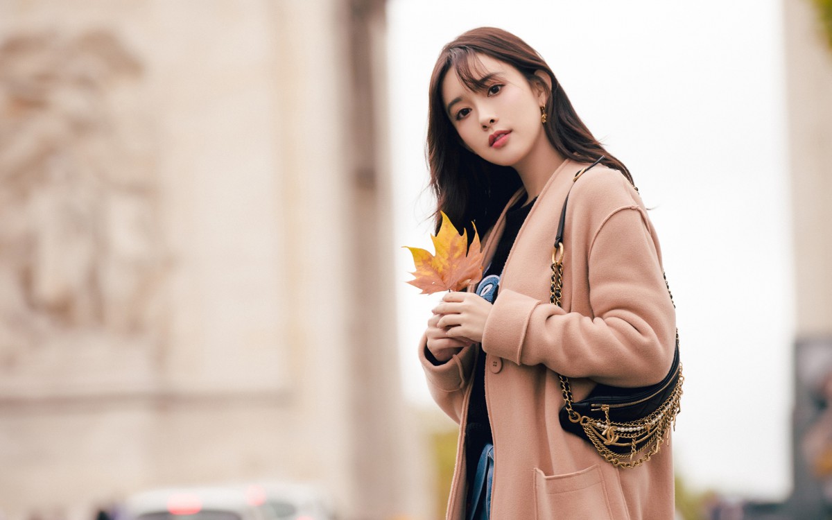 孟子义甜美街拍图片-美女壁纸-高清美女图片-娟娟壁纸