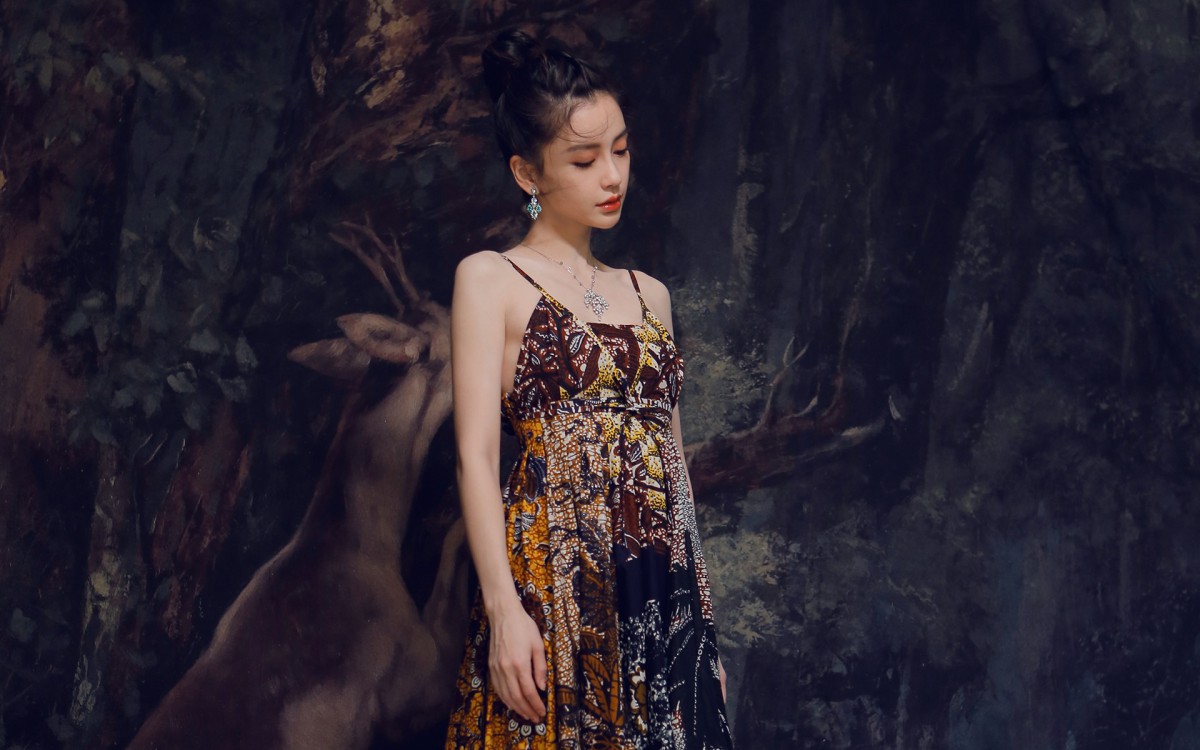 angelababy性感吊带裙壁纸19