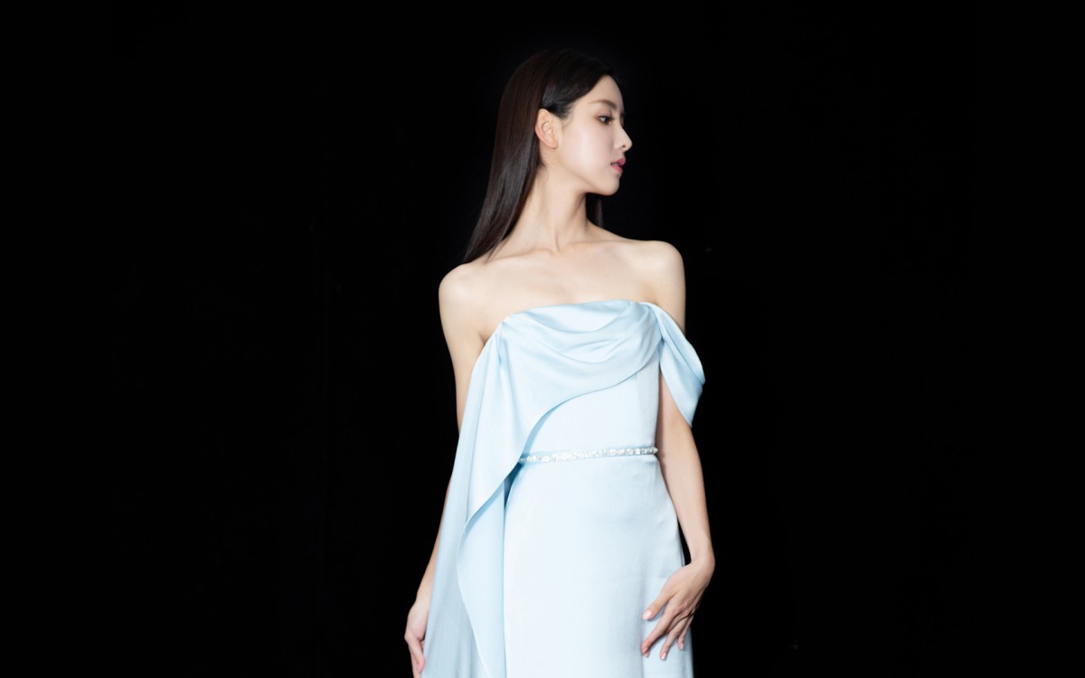 陈都灵性感抹胸裙图片-美女壁纸-高清美女图片-第7图-娟娟壁纸