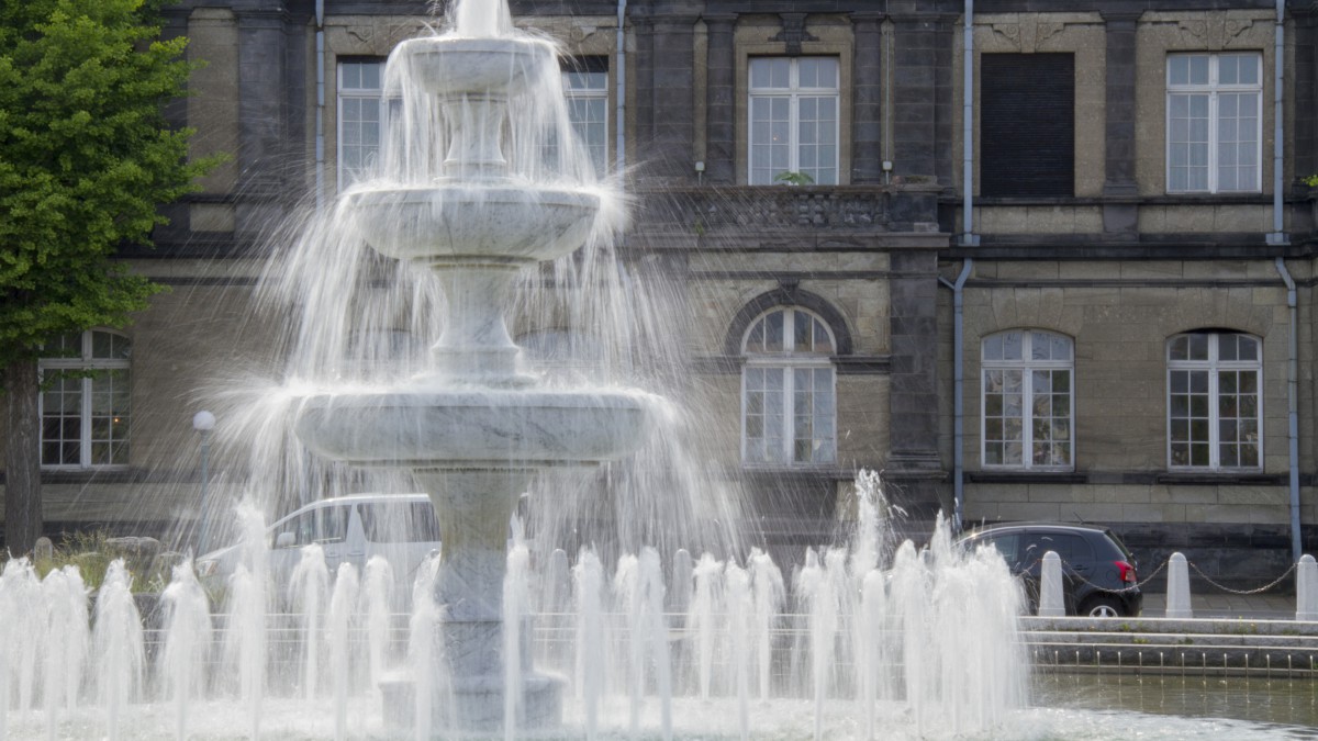 人工景观喷泉图片512