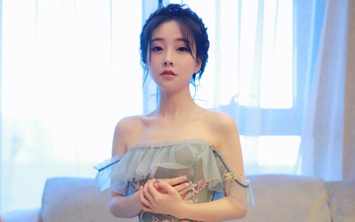 冯提莫甜美性感桌面壁纸16