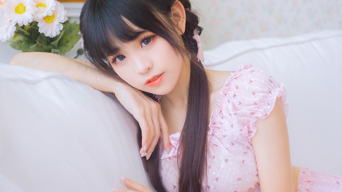 绝美性感优雅美女图片-美女壁纸-高清美女图片-娟娟壁纸